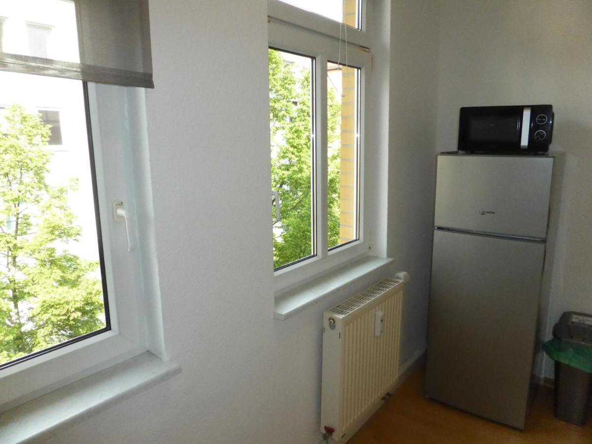 Jena City Apartment, Balkon, Sonnig, Wifi, Parkplaetze, Naehe Zentrum Esterno foto