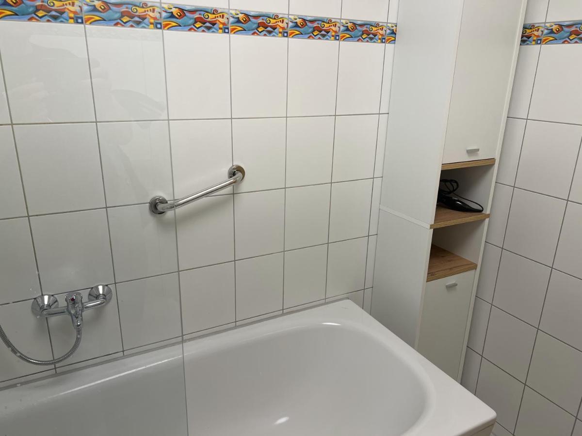 Jena City Apartment, Balkon, Sonnig, Wifi, Parkplaetze, Naehe Zentrum Esterno foto